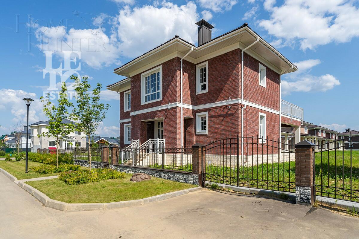 2-этажный коттедж 245.3 м² с отделкой