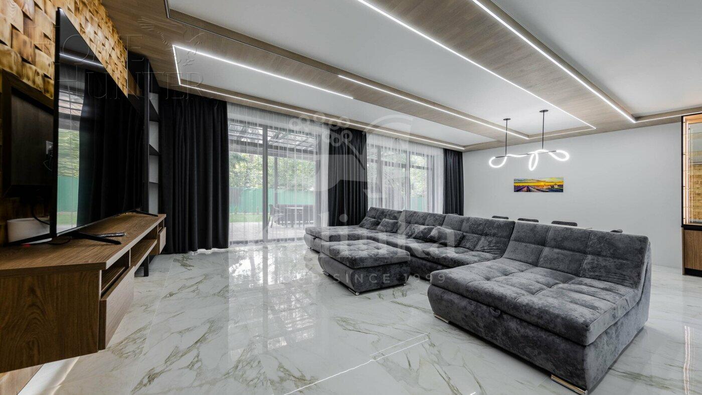 2-этажный коттедж 250 м² с отделкой