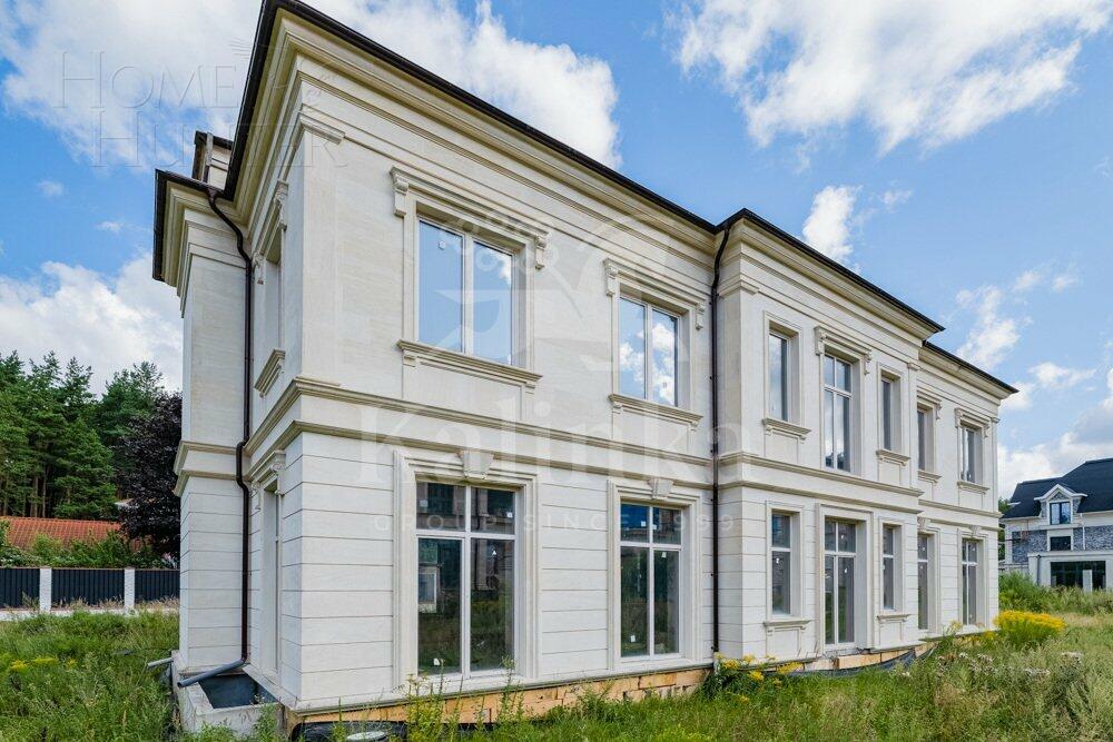 2-этажный коттедж 650 м² без отделки