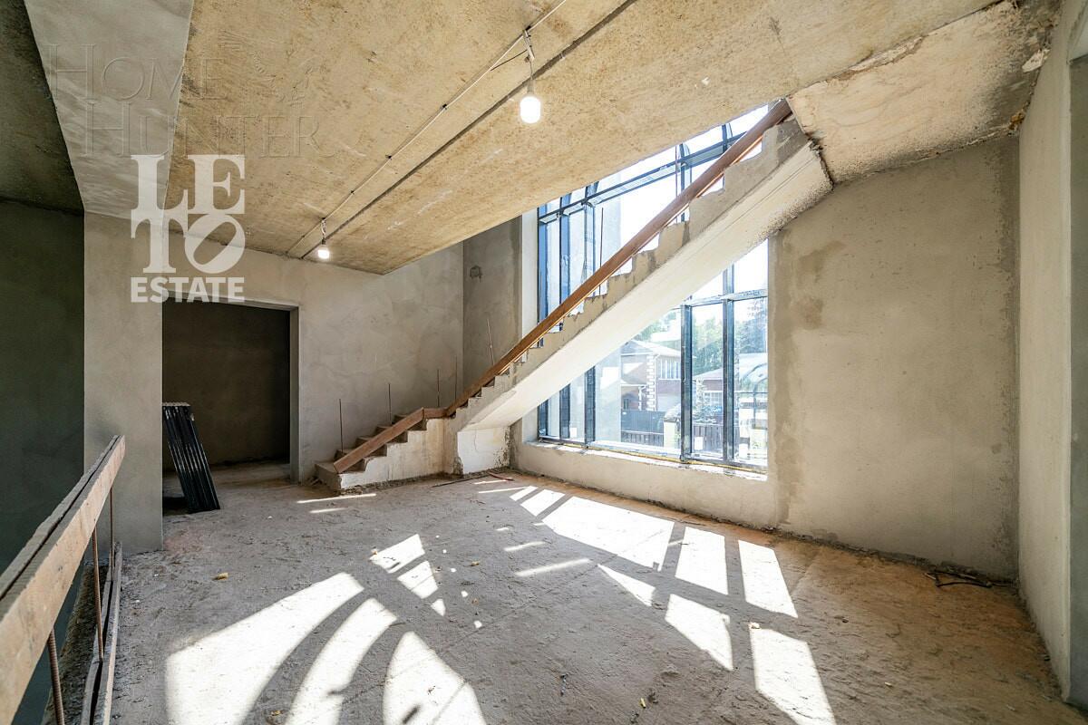 3-этажный коттедж 770 м² без отделки