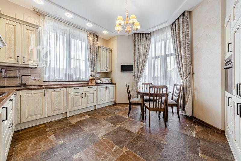 2-этажный таунхаус 250 м² с отделкой