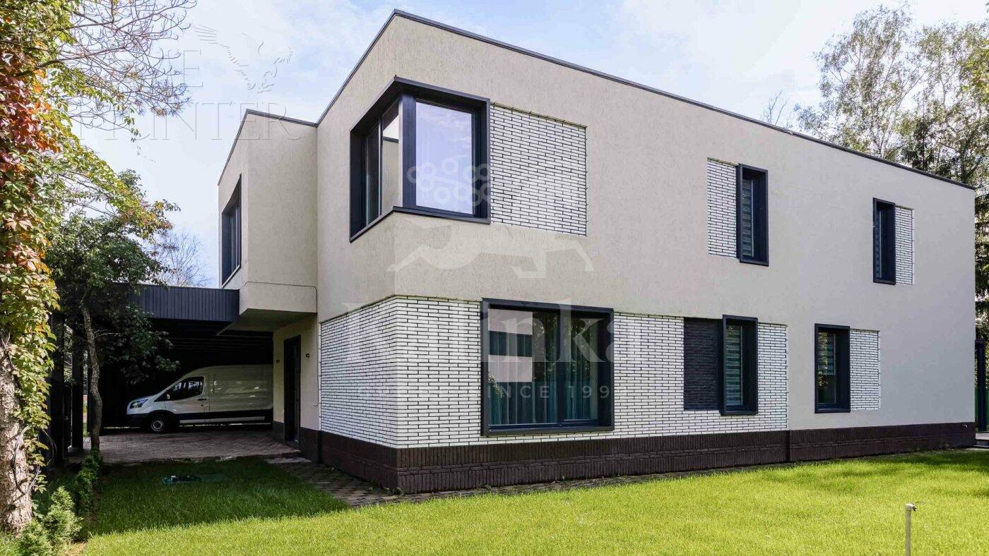 2-этажный коттедж 250 м² с отделкой