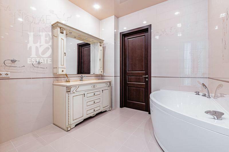 2-этажный таунхаус 250 м² с отделкой