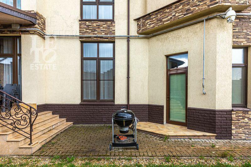 2-этажный таунхаус 250 м² с отделкой