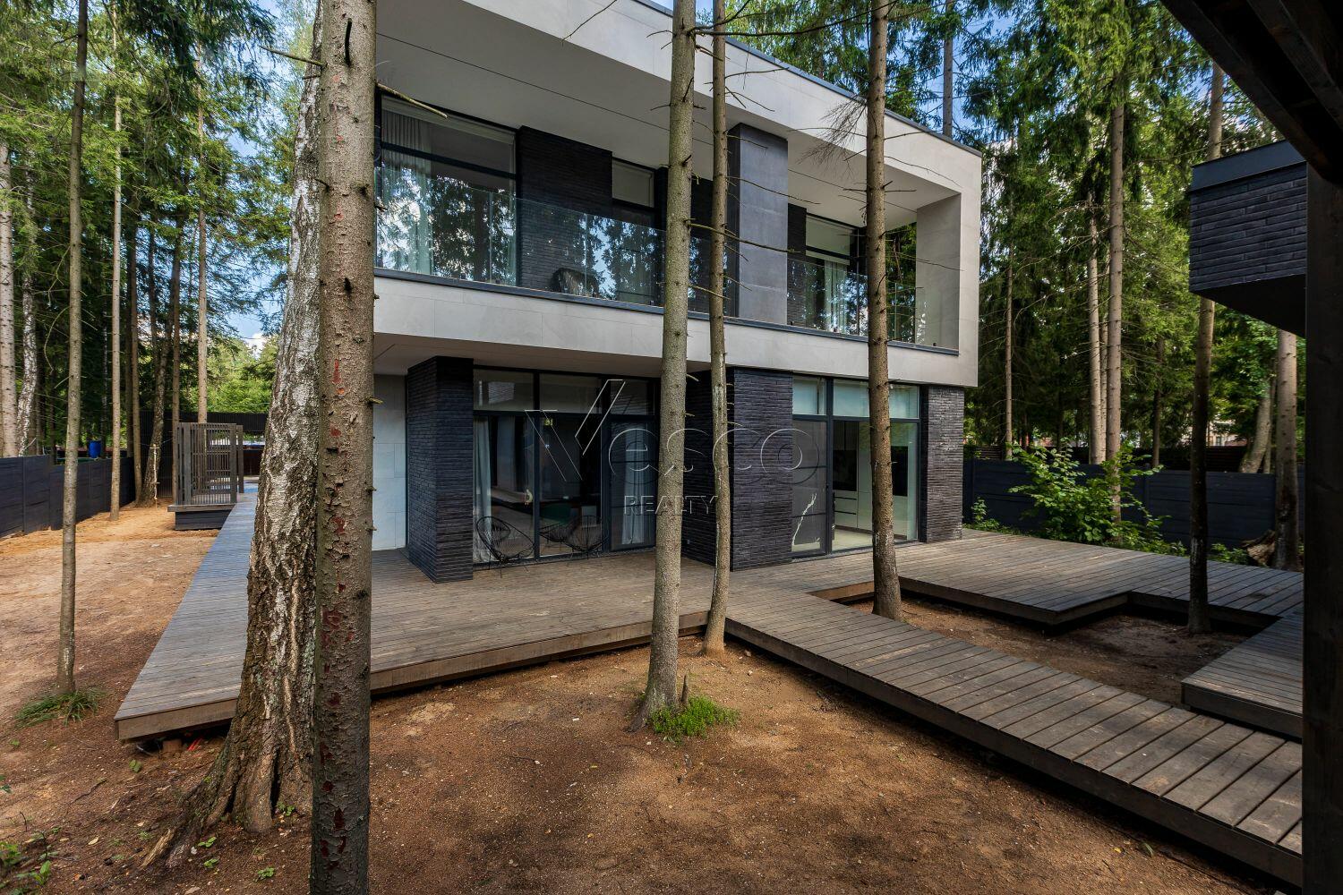 2-этажный коттедж 252 м² с отделкой