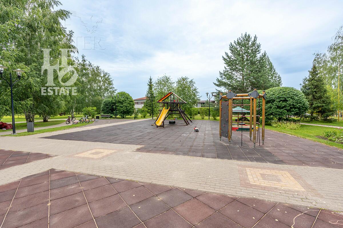 2-этажный таунхаус 250 м² с отделкой