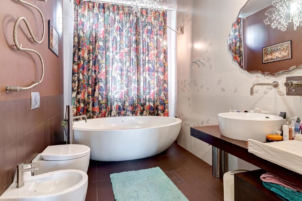 3-этажный таунхаус 354 м² с отделкой