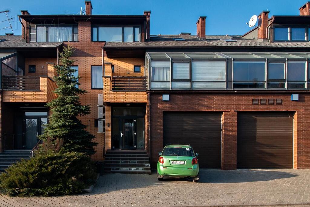 3-этажный таунхаус 354 м² с отделкой