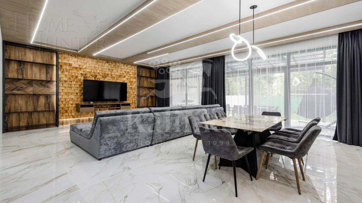 2-этажный коттедж 250 м² с отделкой