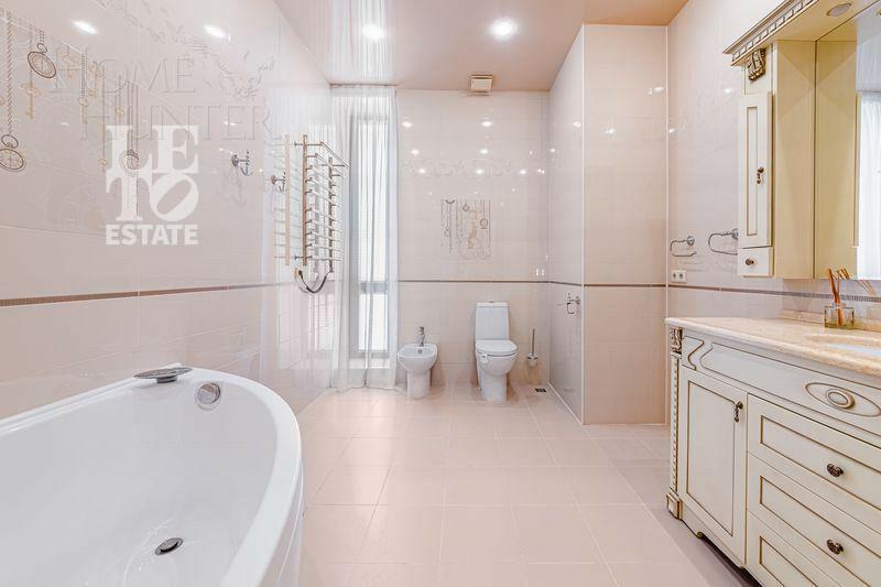 2-этажный таунхаус 250 м² с отделкой