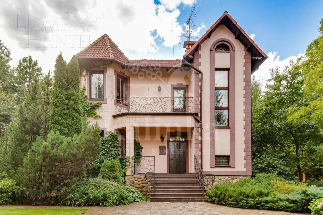 2-этажный коттедж 660 м² с отделкой