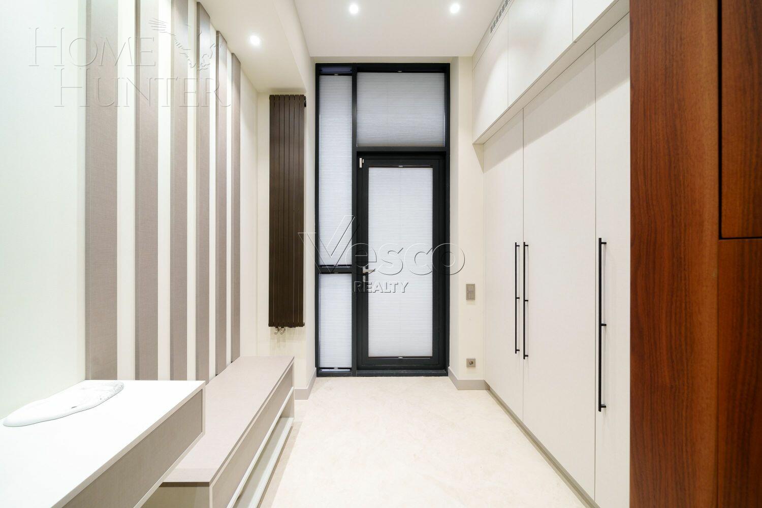 4-этажный таунхаус 278 м² с отделкой