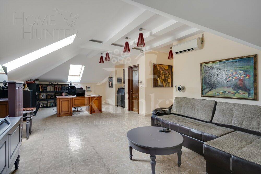 3-этажный коттедж 550 м² с отделкой