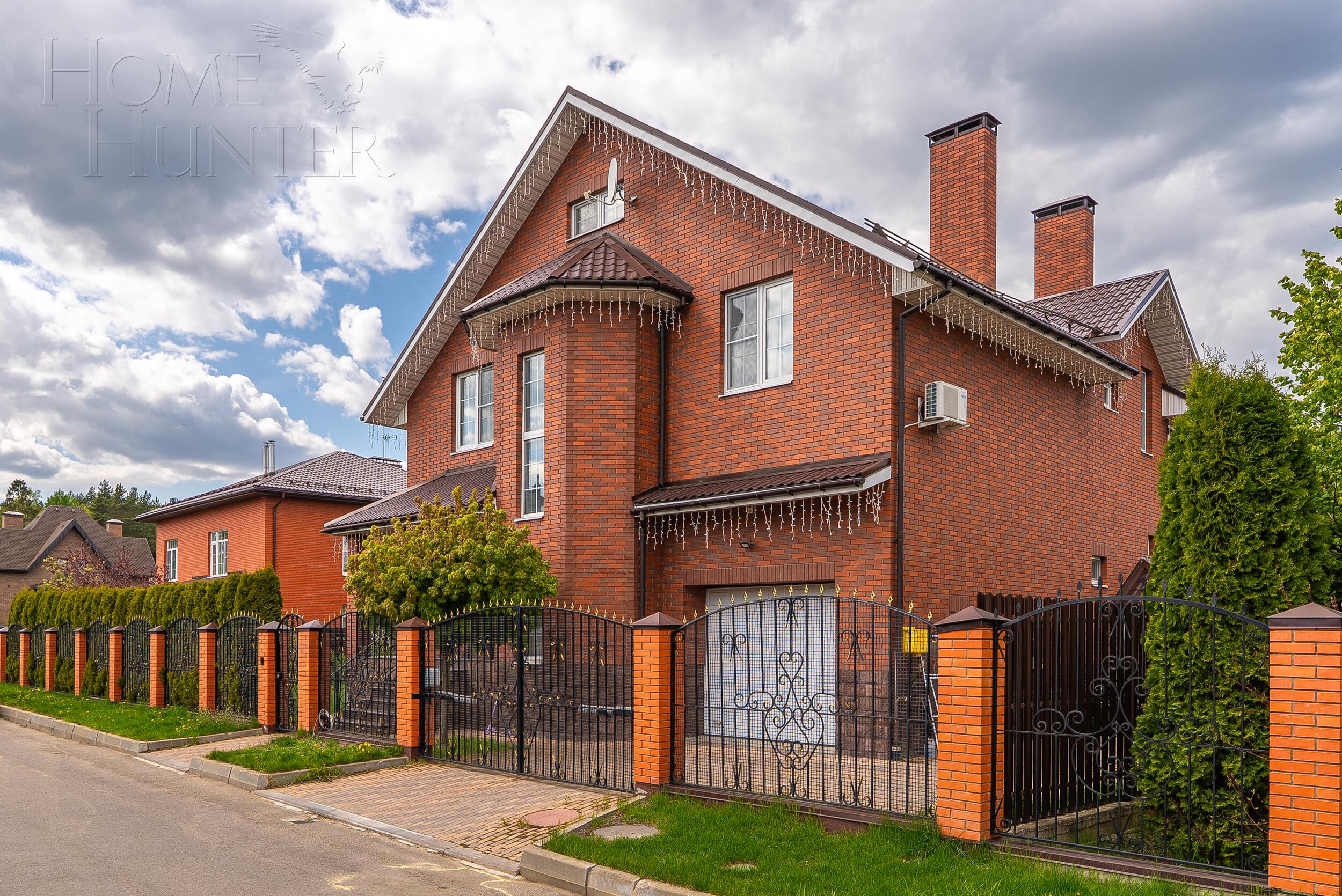 2-этажный коттедж 400 м² с отделкой