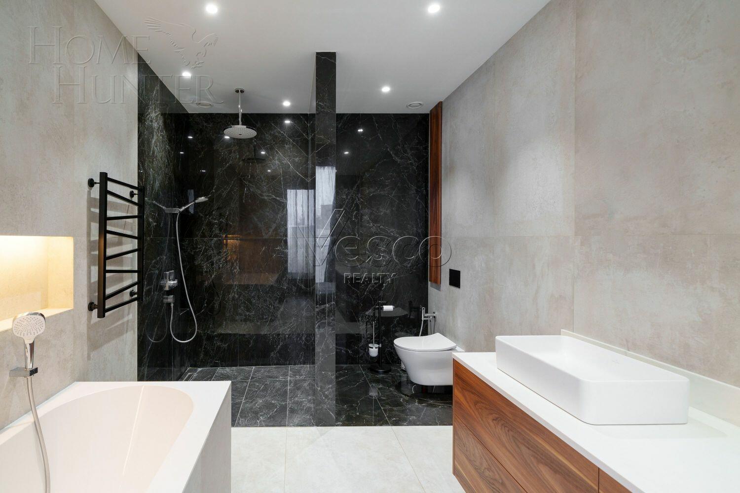 4-этажный таунхаус 278 м² с отделкой