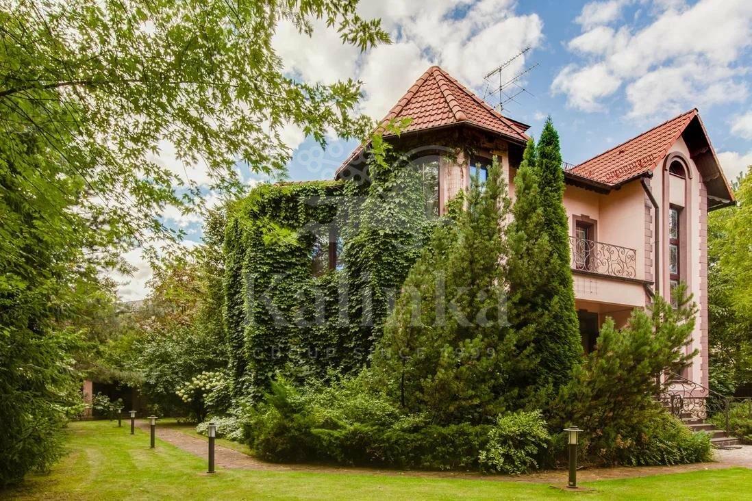 2-этажный коттедж 660 м² с отделкой