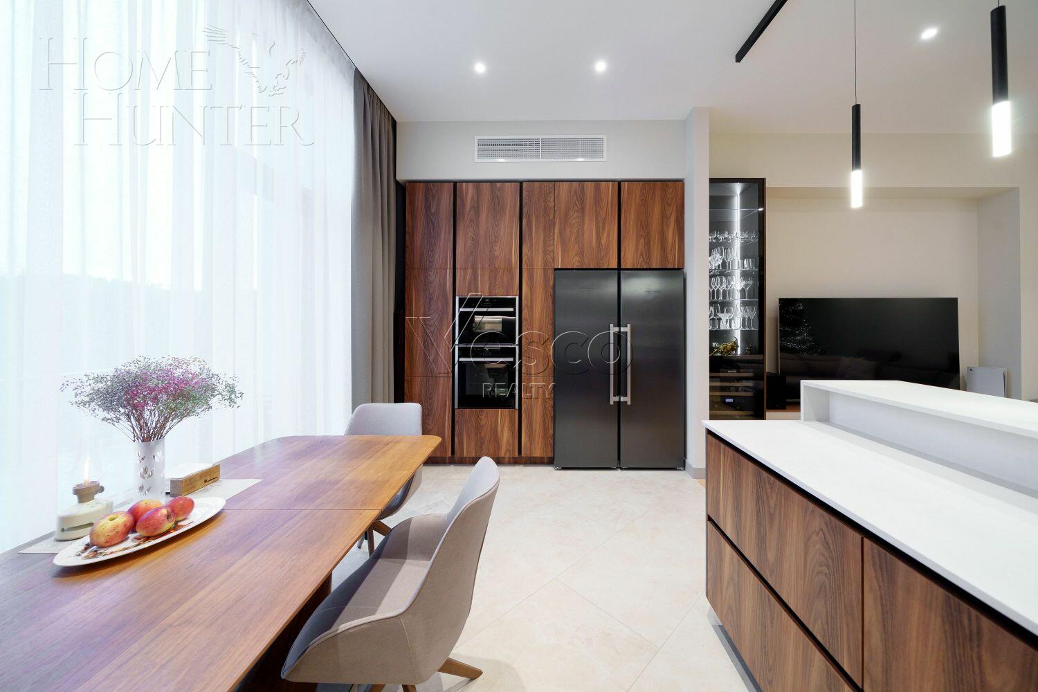 4-этажный таунхаус 278 м² с отделкой