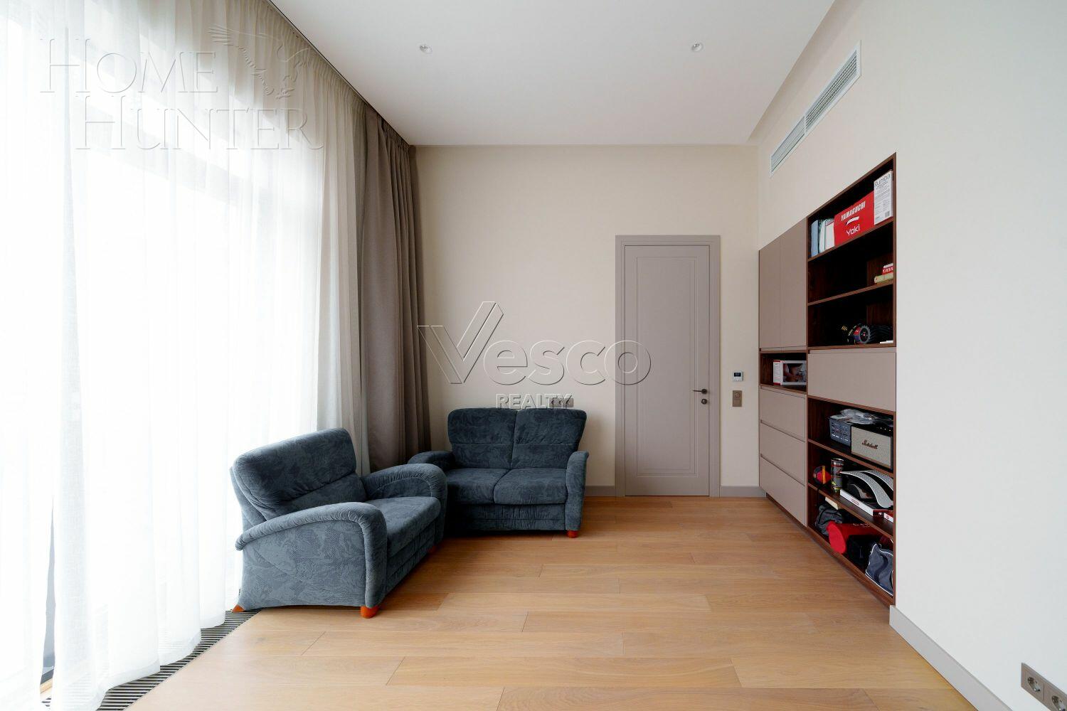 4-этажный таунхаус 278 м² с отделкой