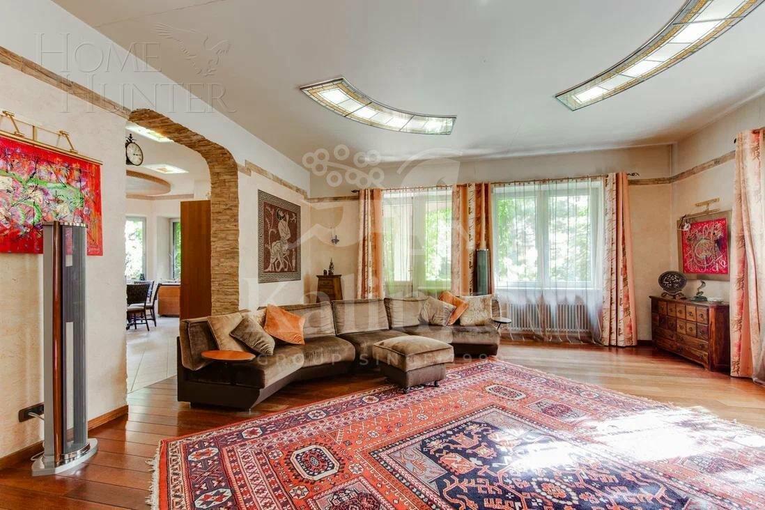 2-этажный коттедж 660 м² с отделкой