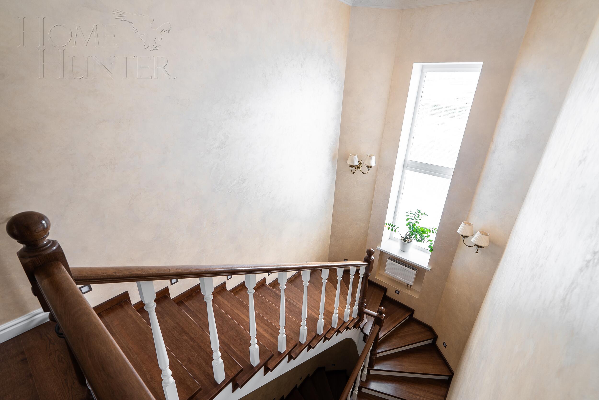 2-этажный коттедж 400 м² с отделкой