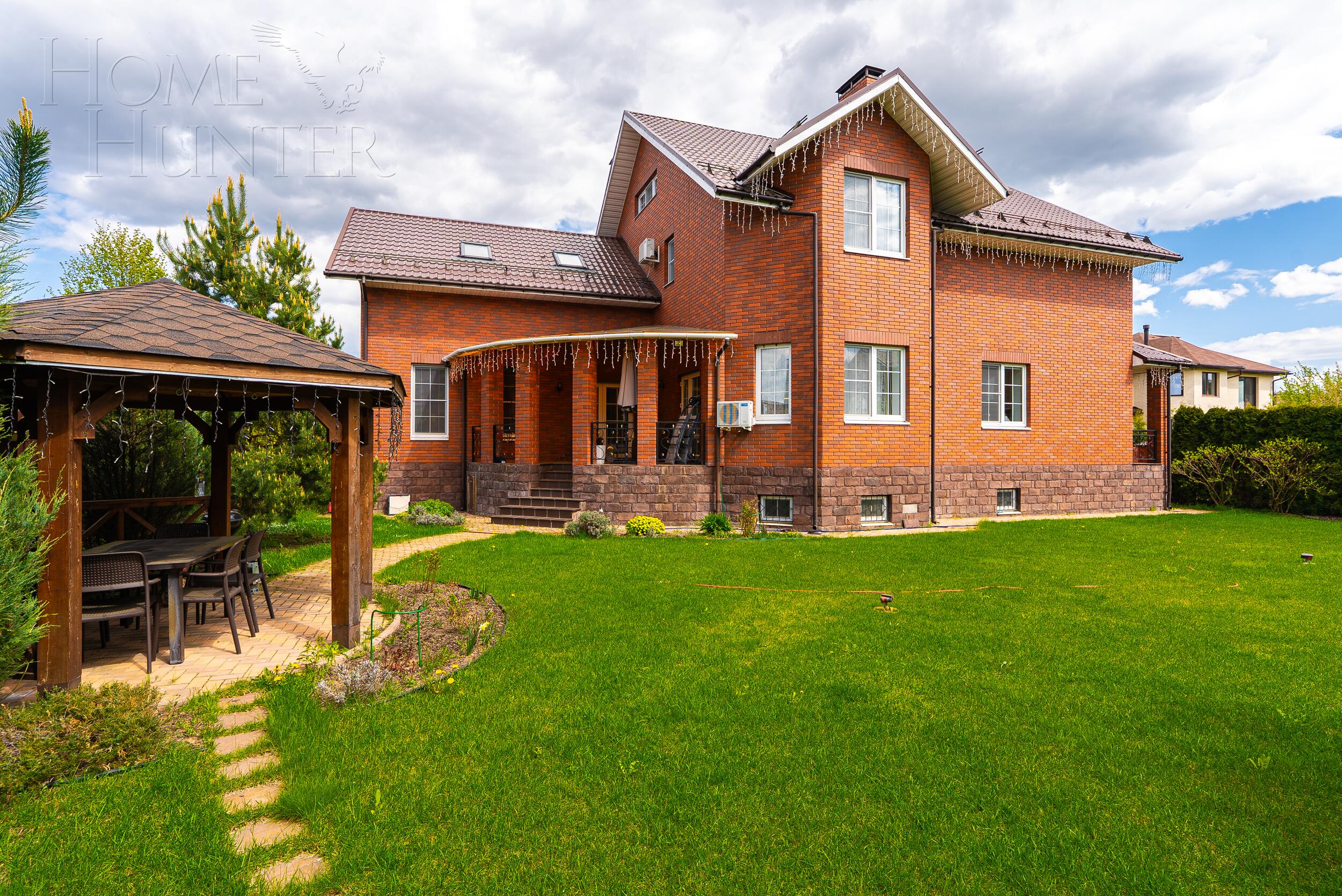 2-этажный коттедж 400 м² с отделкой