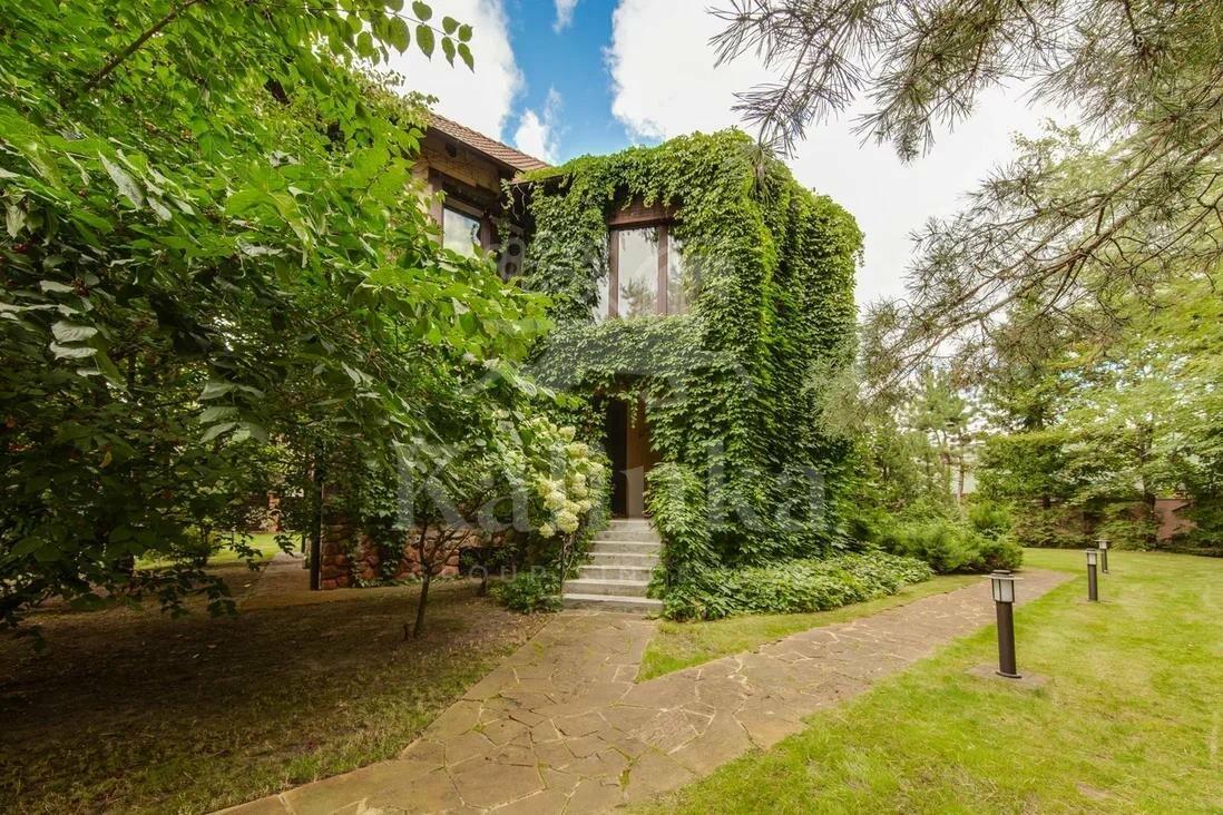 2-этажный коттедж 660 м² с отделкой