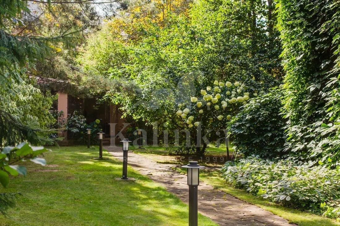 2-этажный коттедж 660 м² с отделкой