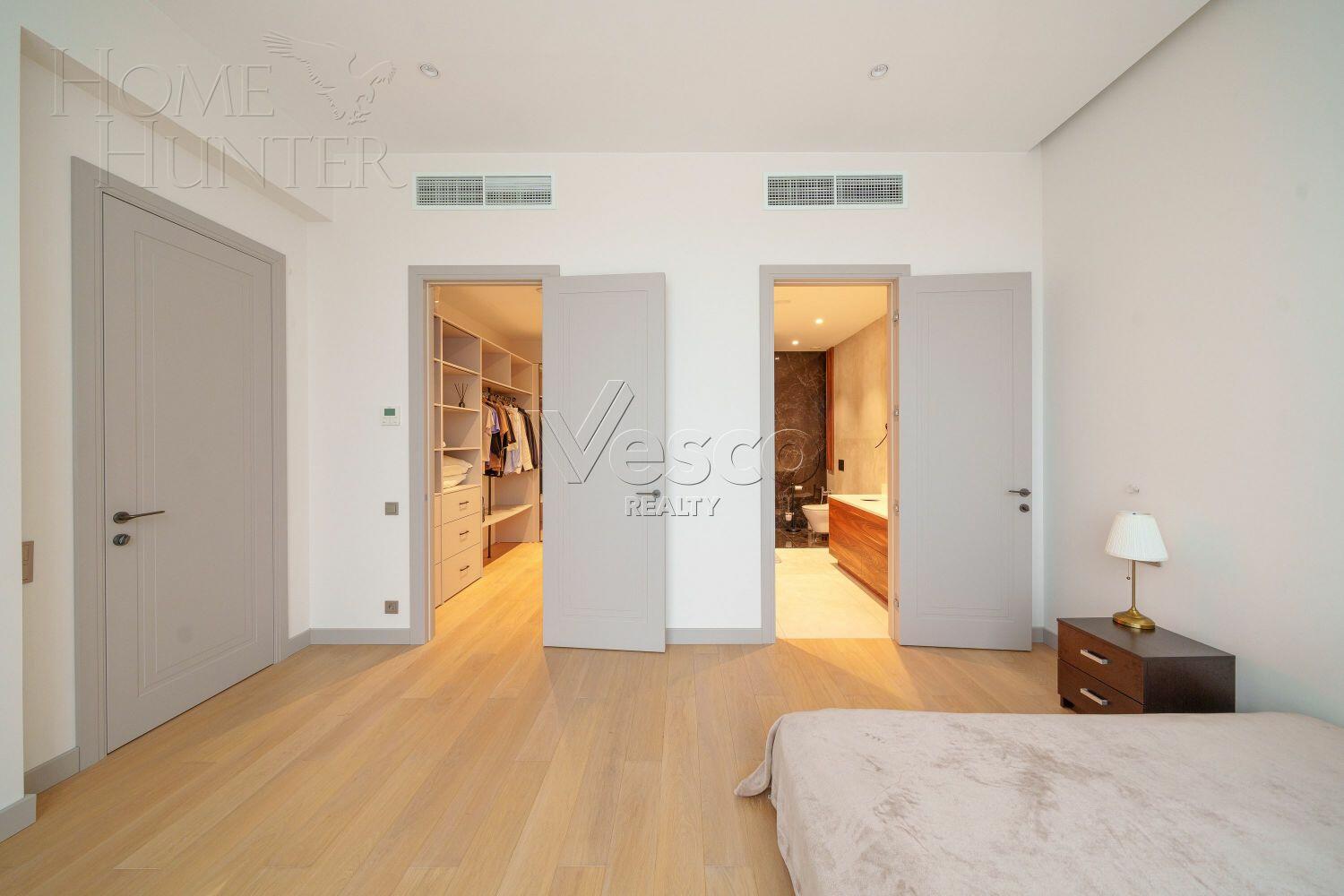 4-этажный таунхаус 278 м² с отделкой