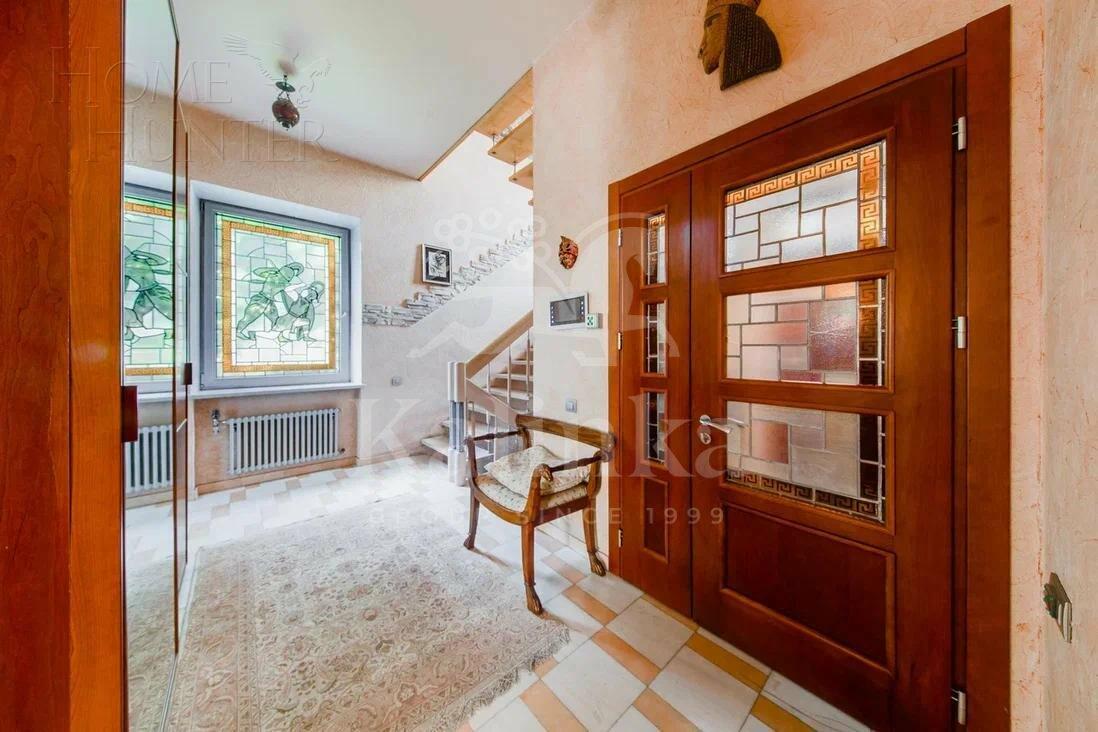 2-этажный коттедж 660 м² с отделкой