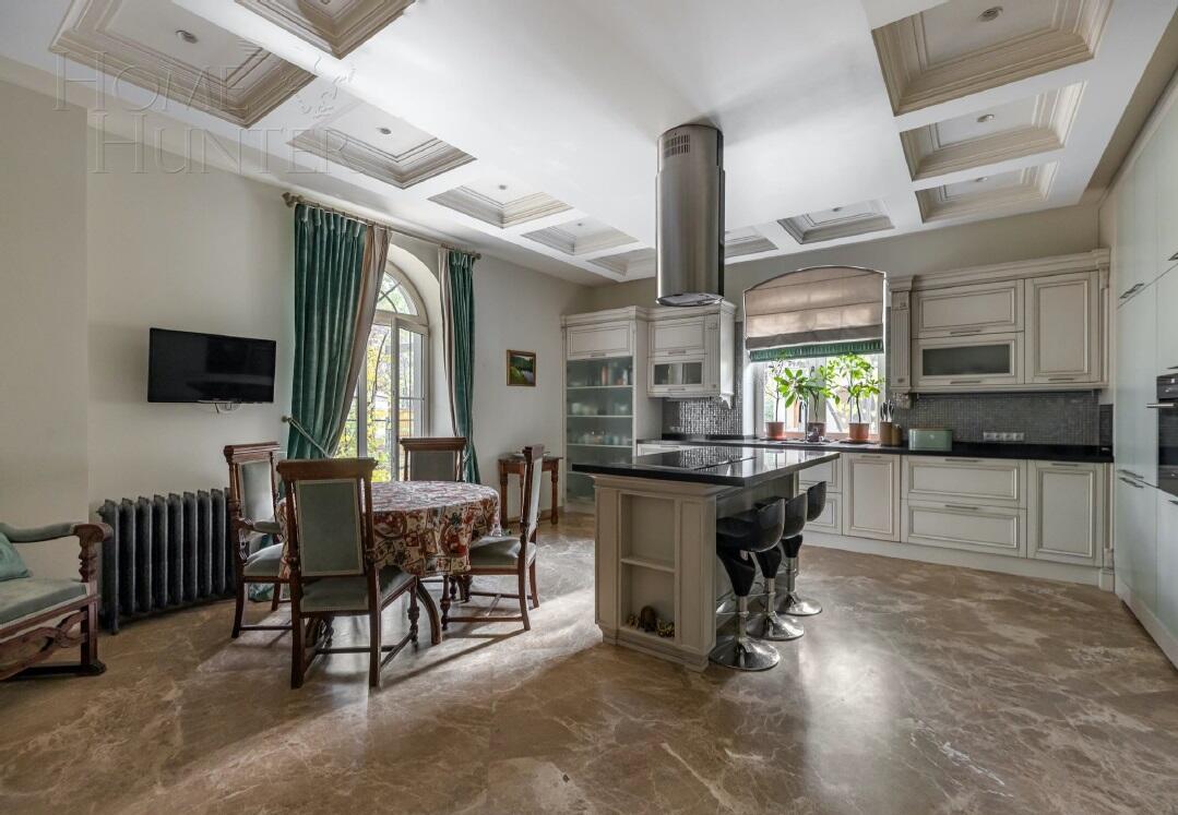 3-этажный коттедж 1 292 м² с отделкой