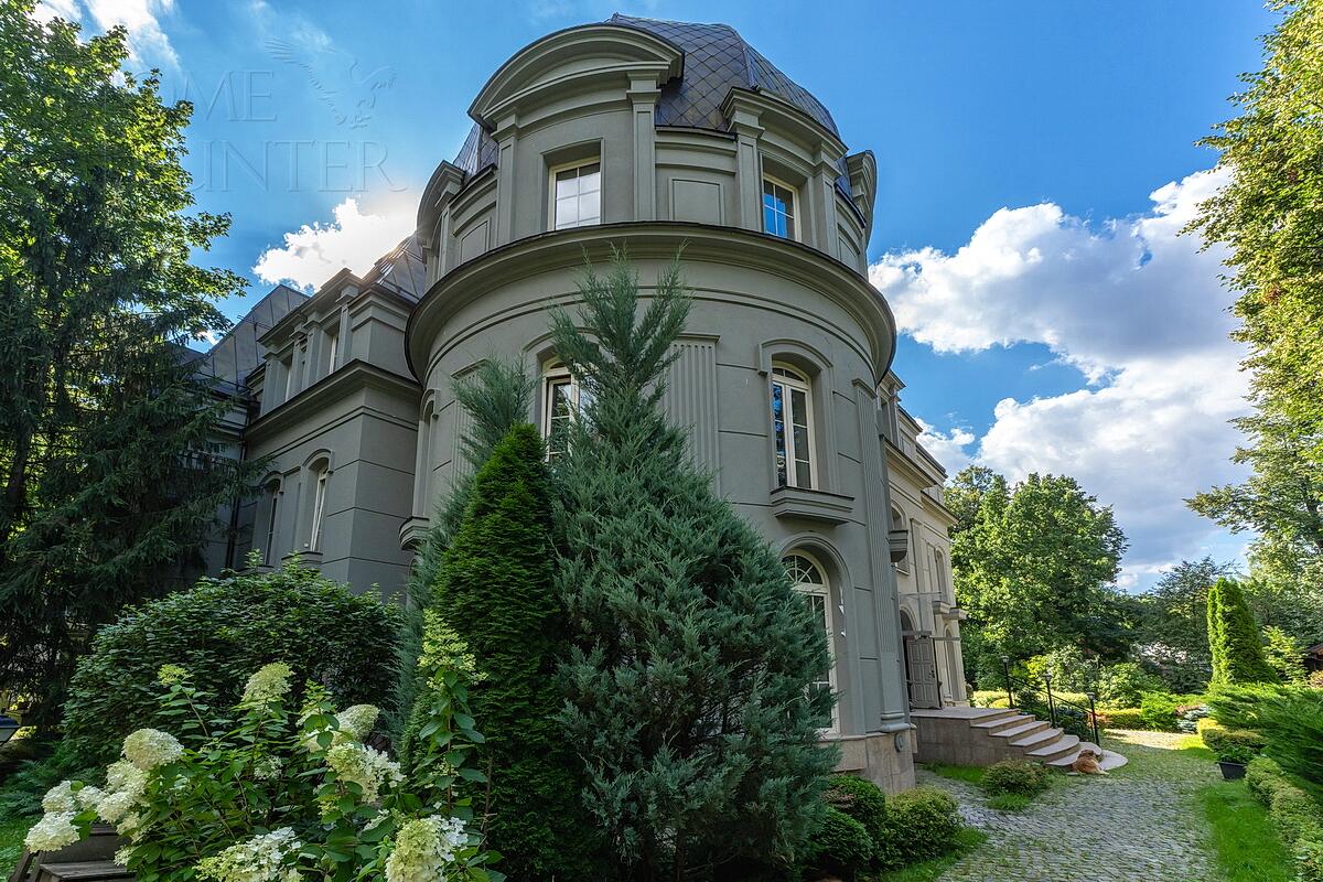 3-этажный коттедж 1 292 м² с отделкой