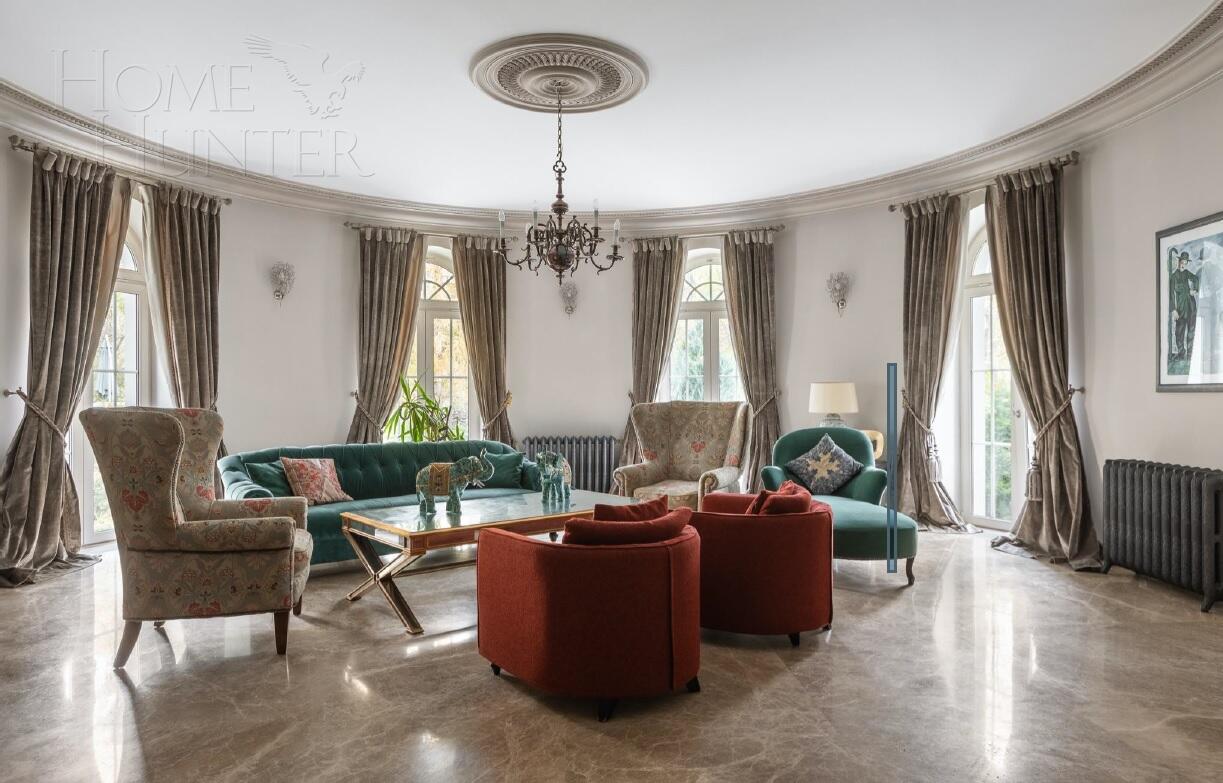 3-этажный коттедж 1 292 м² с отделкой