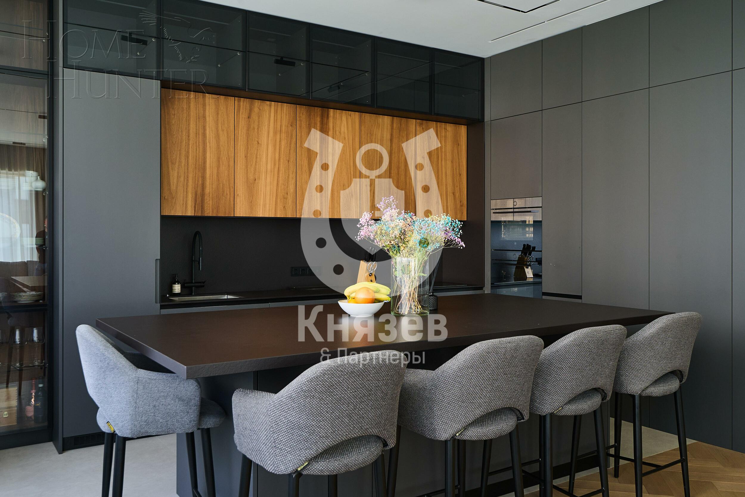 4-КОМН. КВАРТИРА С ОТДЕЛКОЙ 135.5 М² НА 2 ЭТАЖЕ