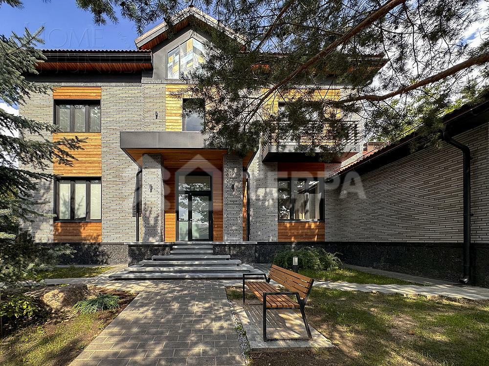 2-этажный коттедж 600 м² с отделкой