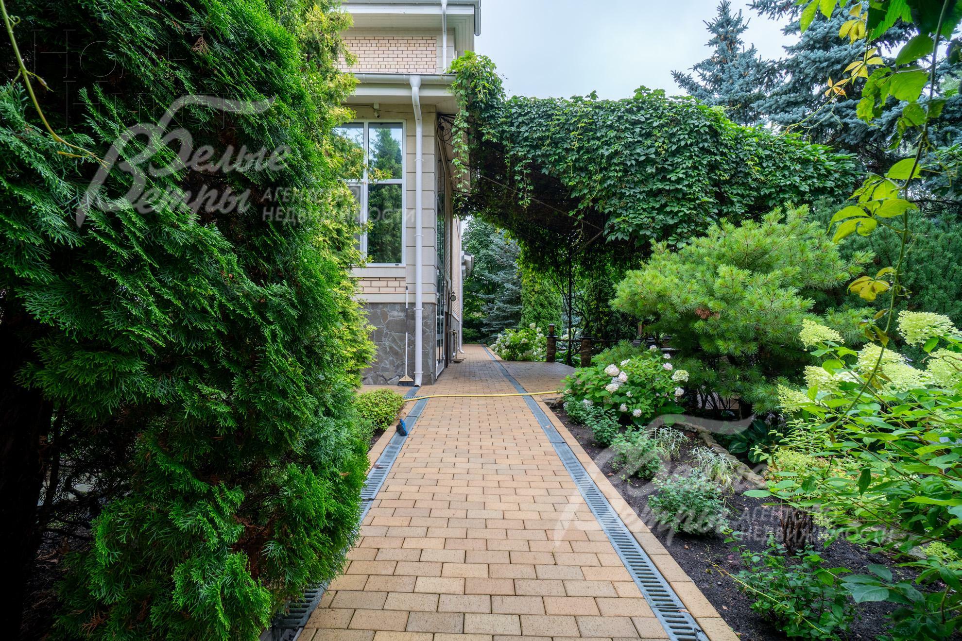 2-этажный коттедж 700 м² с отделкой