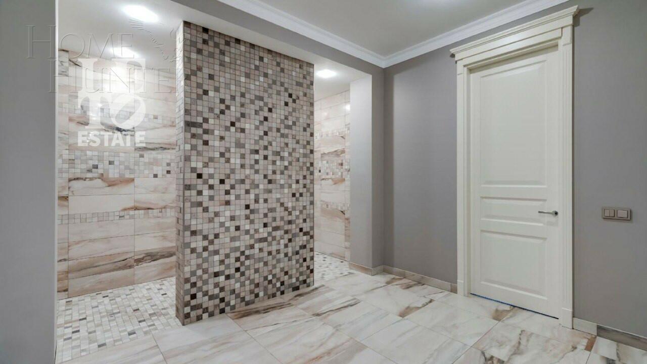 3-этажный коттедж 1 185 м² с отделкой