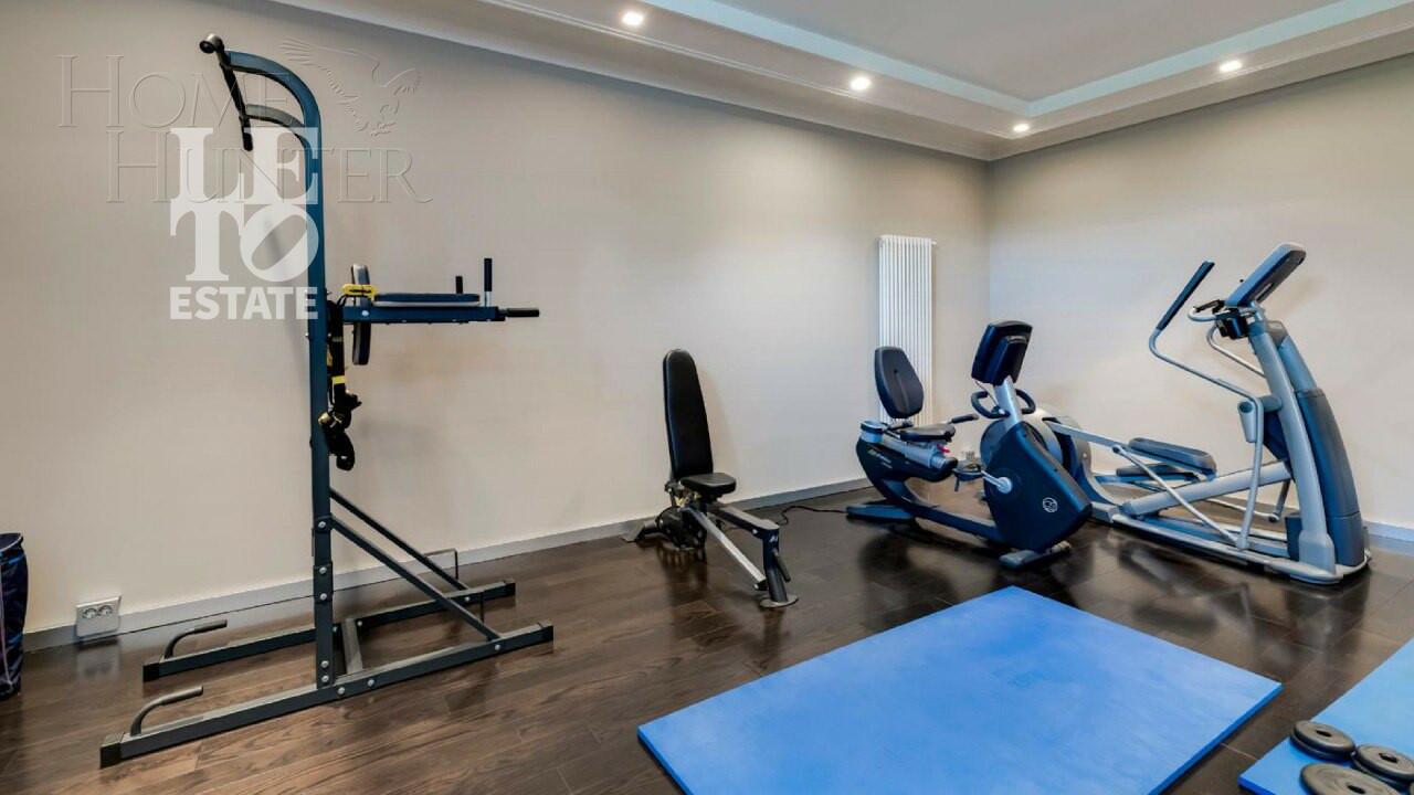 3-этажный коттедж 1 185 м² с отделкой