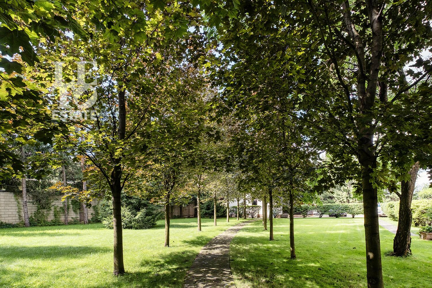 2-этажный коттедж 1 200 м² с отделкой