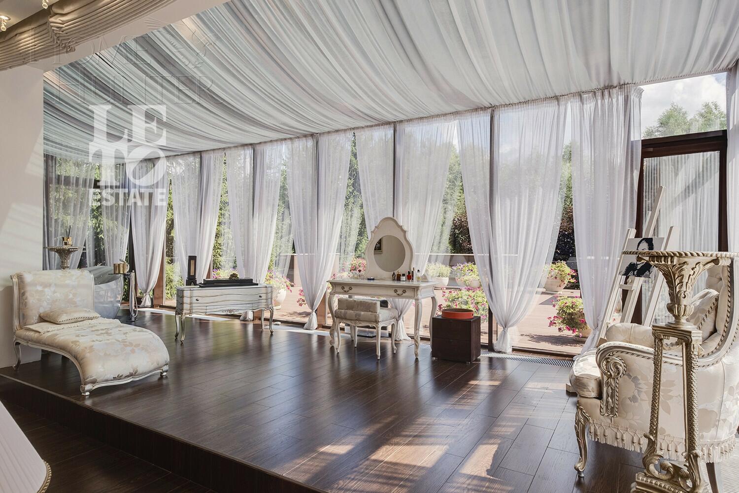 2-этажный коттедж 1 200 м² с отделкой