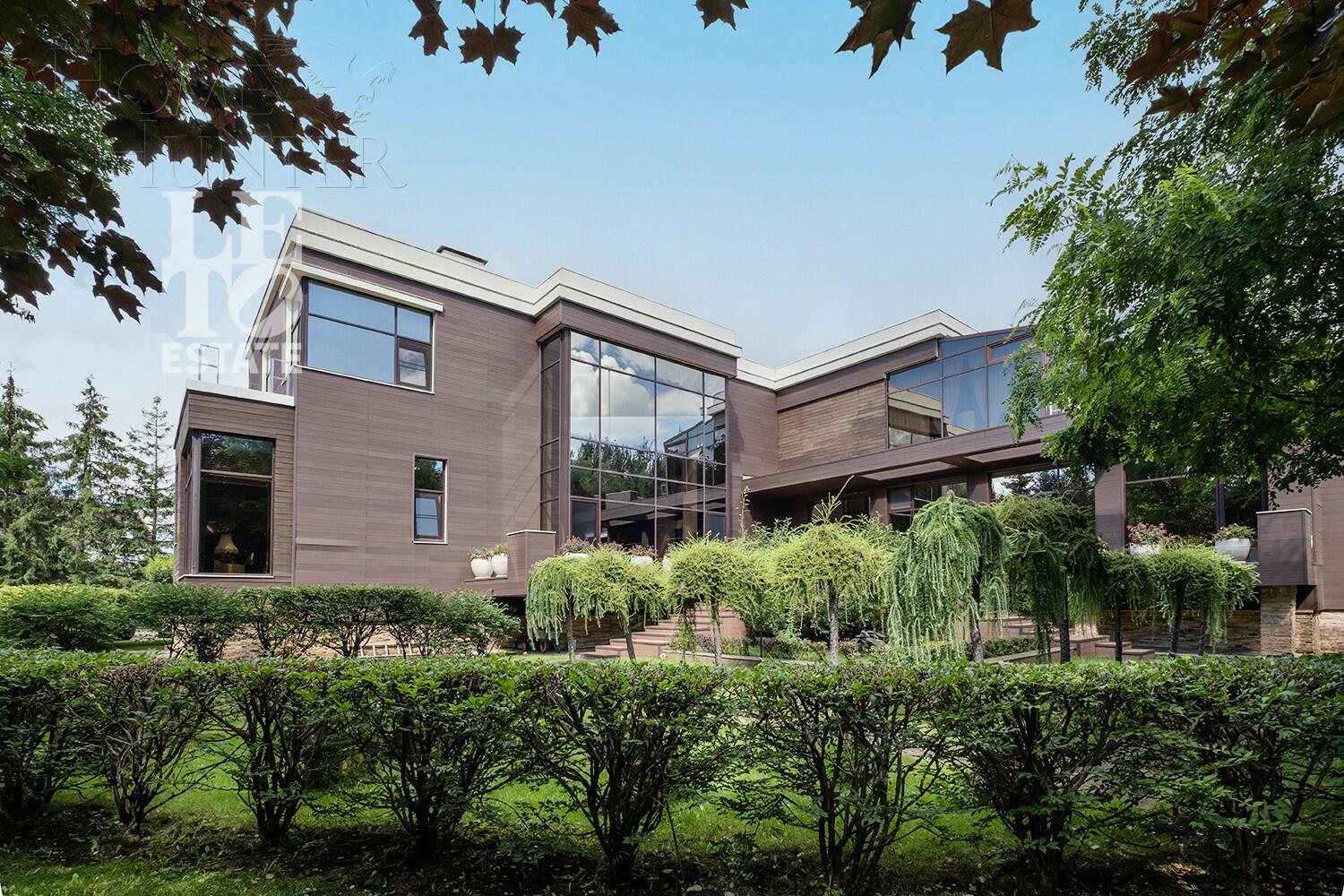 2-этажный коттедж 1 200 м² с отделкой