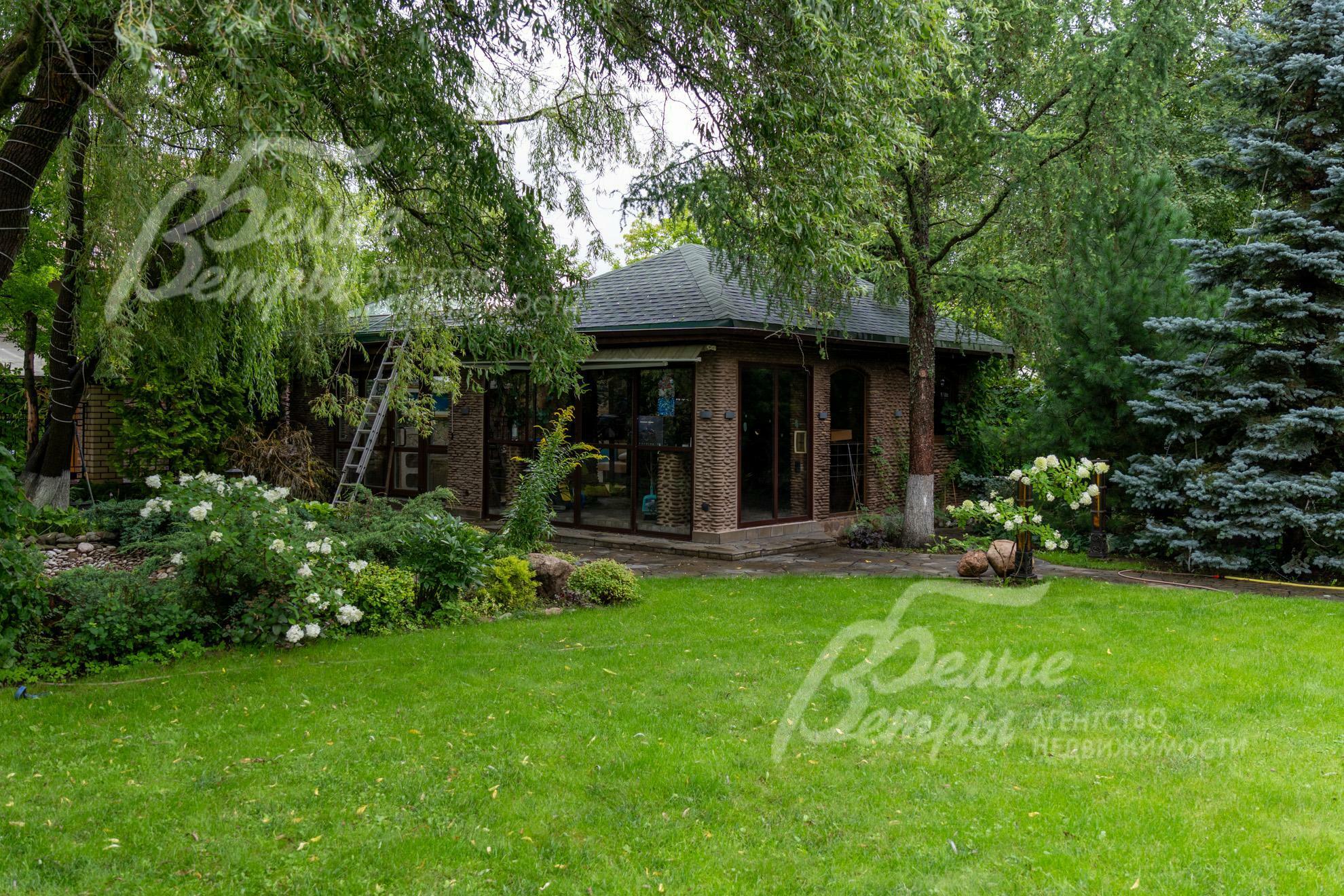 2-этажный коттедж 700 м² с отделкой