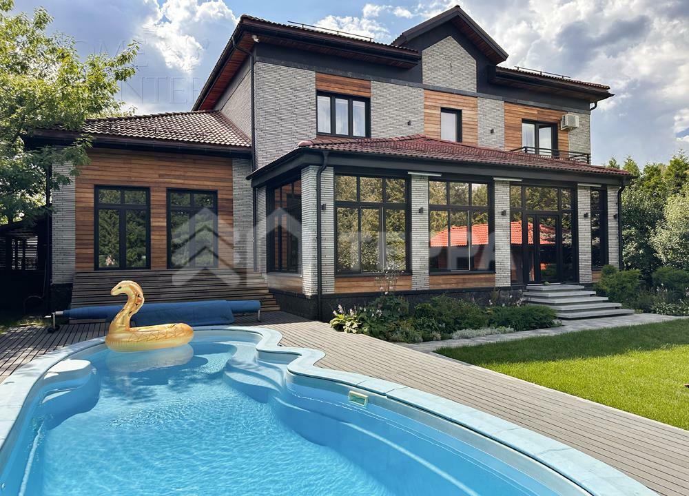 2-этажный коттедж 600 м² с отделкой