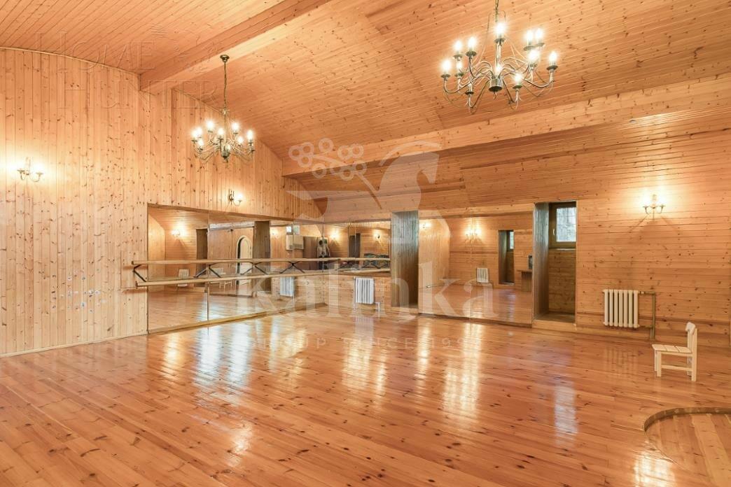 2-этажный коттедж 650 м² с отделкой