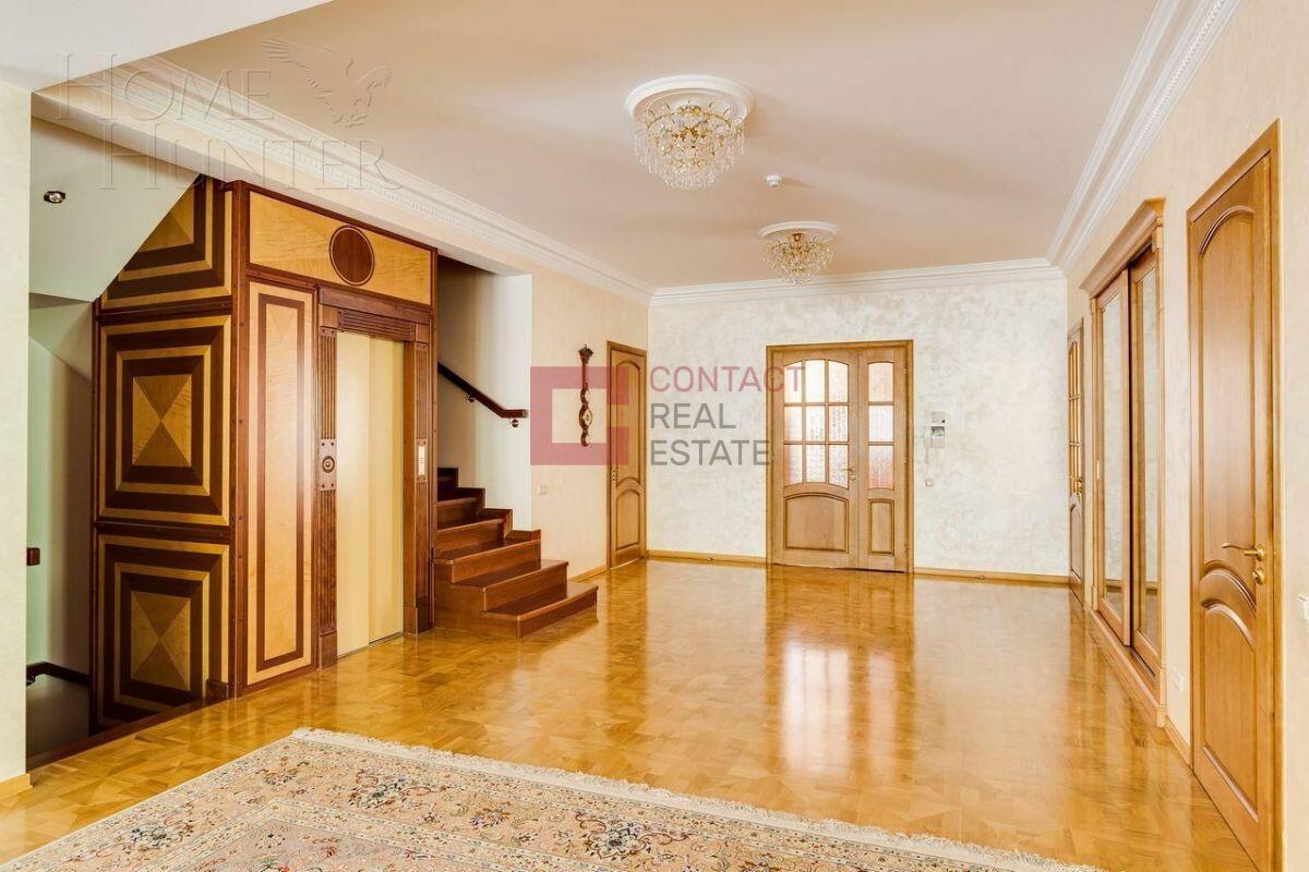 2-этажный коттедж 2 500 м² с отделкой