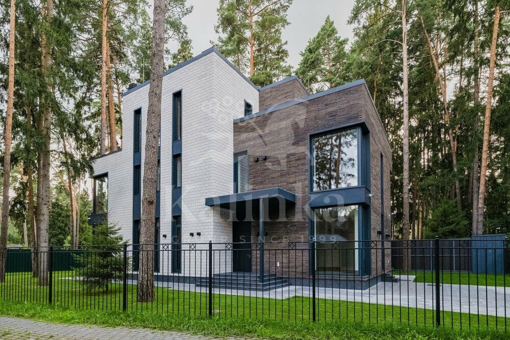 3-этажный коттедж 420 м² с отделкой