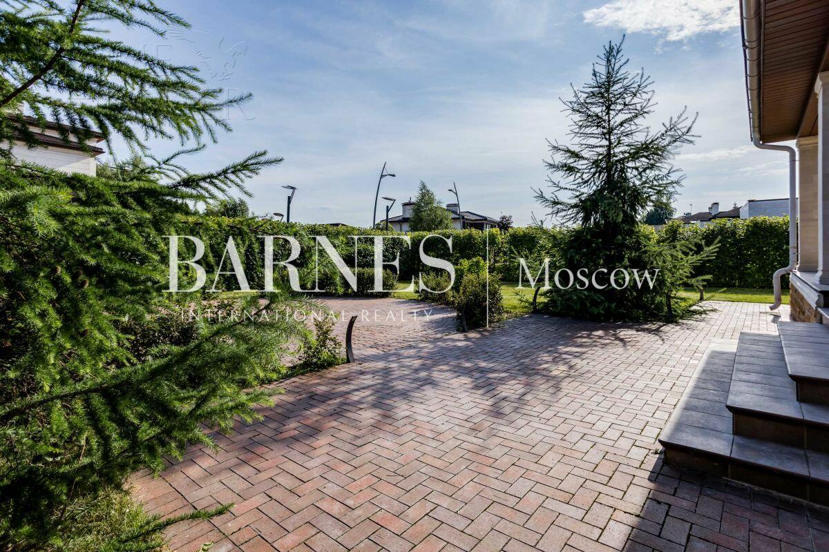 2-этажный коттедж 382 м² с отделкой