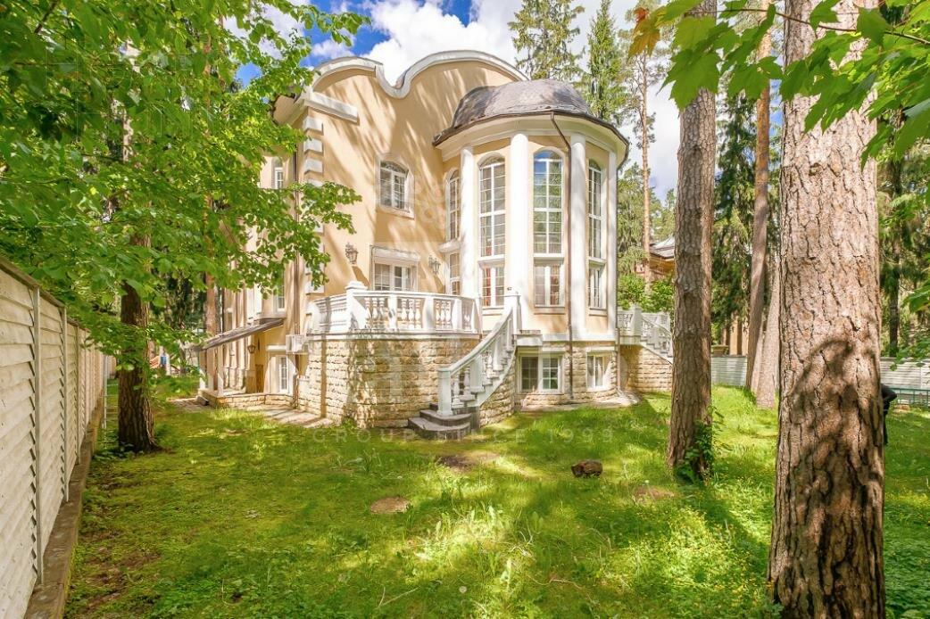 2-этажный коттедж 650 м² с отделкой