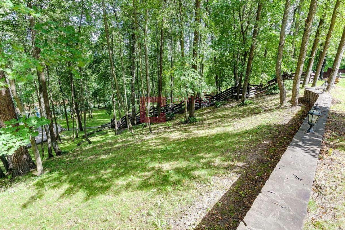 2-этажный коттедж 2 500 м² с отделкой