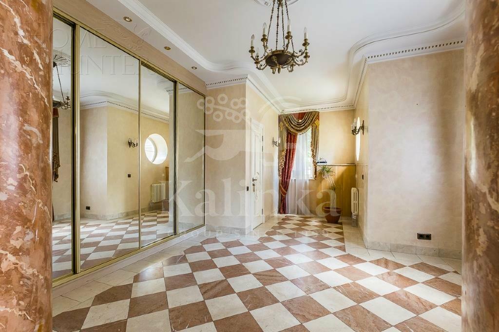 2-этажный коттедж 650 м² с отделкой