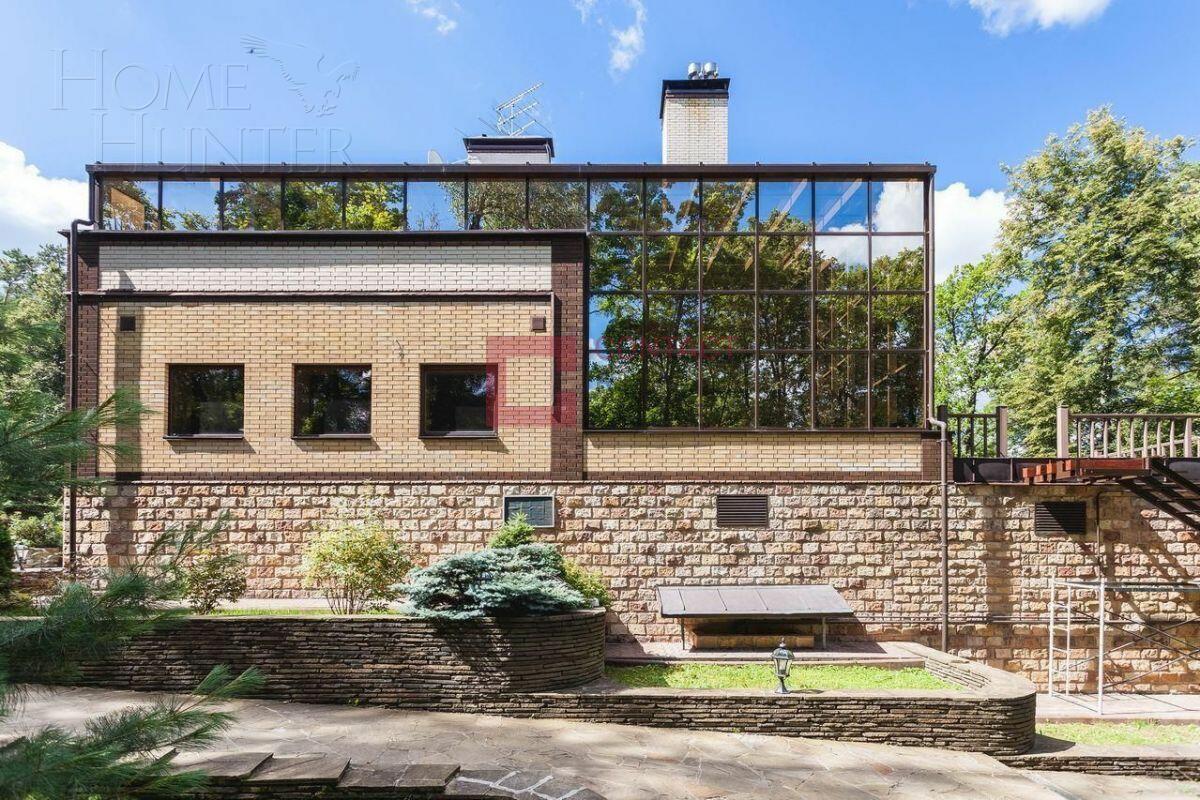 2-этажный коттедж 2 500 м² с отделкой